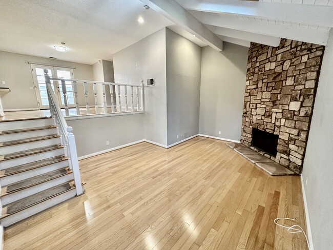 2421 Vanderbilt Ln in Redondo Beach, CA - Building Photo - Building Photo