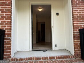 1832 King George Ln SW in Atlanta, GA - Building Photo - Building Photo