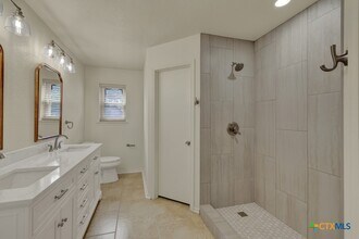 1260 Flaming Oak Dr in New Braunfels, TX - Building Photo - Building Photo