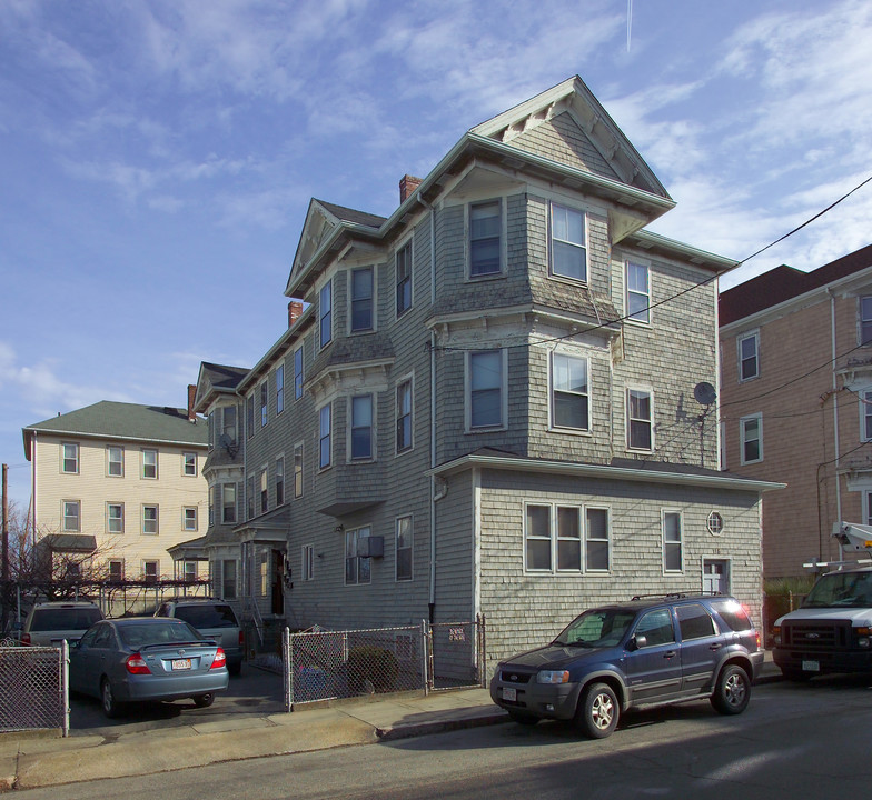 114-118 William St in Fall River, MA - Foto de edificio