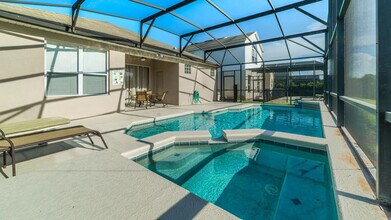 8137 Sun Palm Dr in Kissimmee, FL - Building Photo - Building Photo