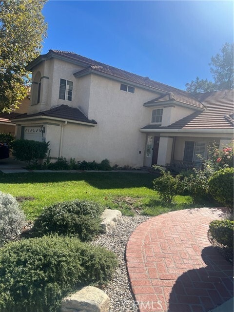 5018 Evanwood Ave in Oak Park, CA - Foto de edificio - Building Photo