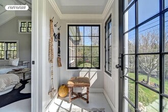 95 Fordham Rd in Southampton, NY - Foto de edificio - Building Photo