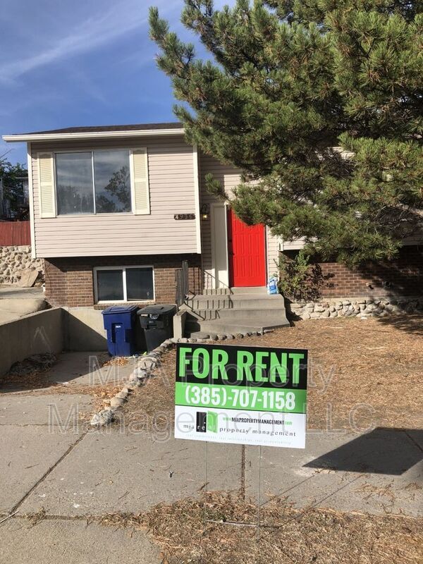 4936 S La Brea St in Kearns, UT - Building Photo - Building Photo