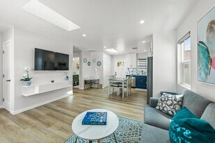 3021 W 83rd St in Inglewood, CA - Building Photo