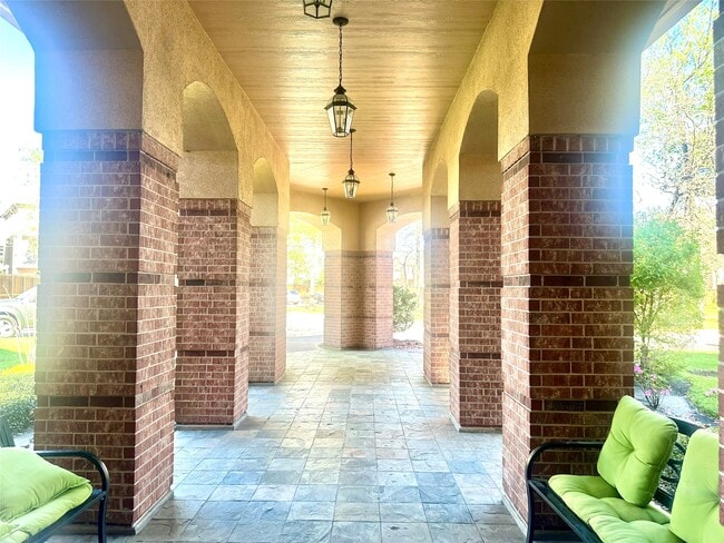 2815 Kings Crossing Dr in Houston, TX - Building Photo - Building Photo