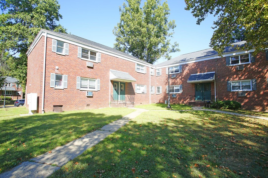 Westfield Manor Apartments in Westfield, NJ - Building Photo