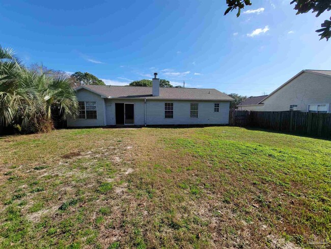 1891 Abercrombie Rd in Gulf Breeze, FL - Foto de edificio - Building Photo