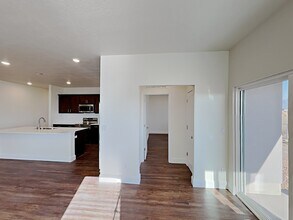 3371 S 2580 W in Syracuse, UT - Foto de edificio - Building Photo