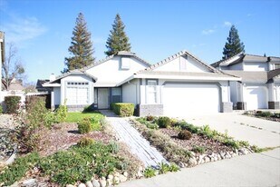 8332 Calleystone Way in Antelope, CA - Building Photo