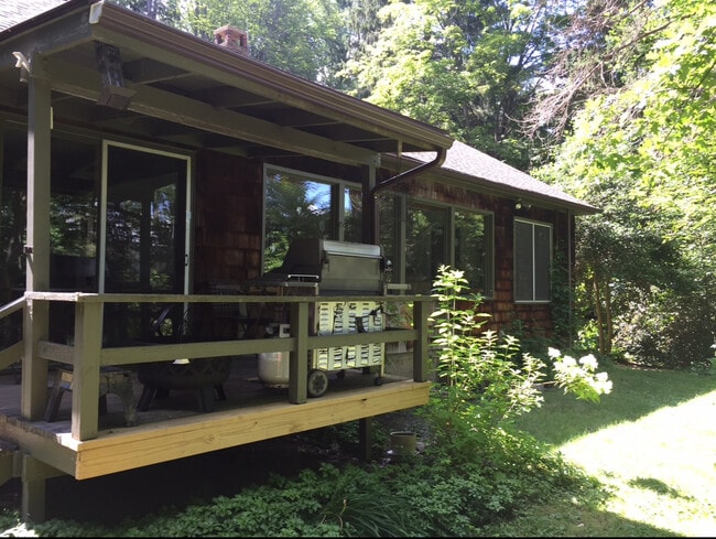 8326A Back Creek Rd in Boston, NY - Building Photo - Building Photo