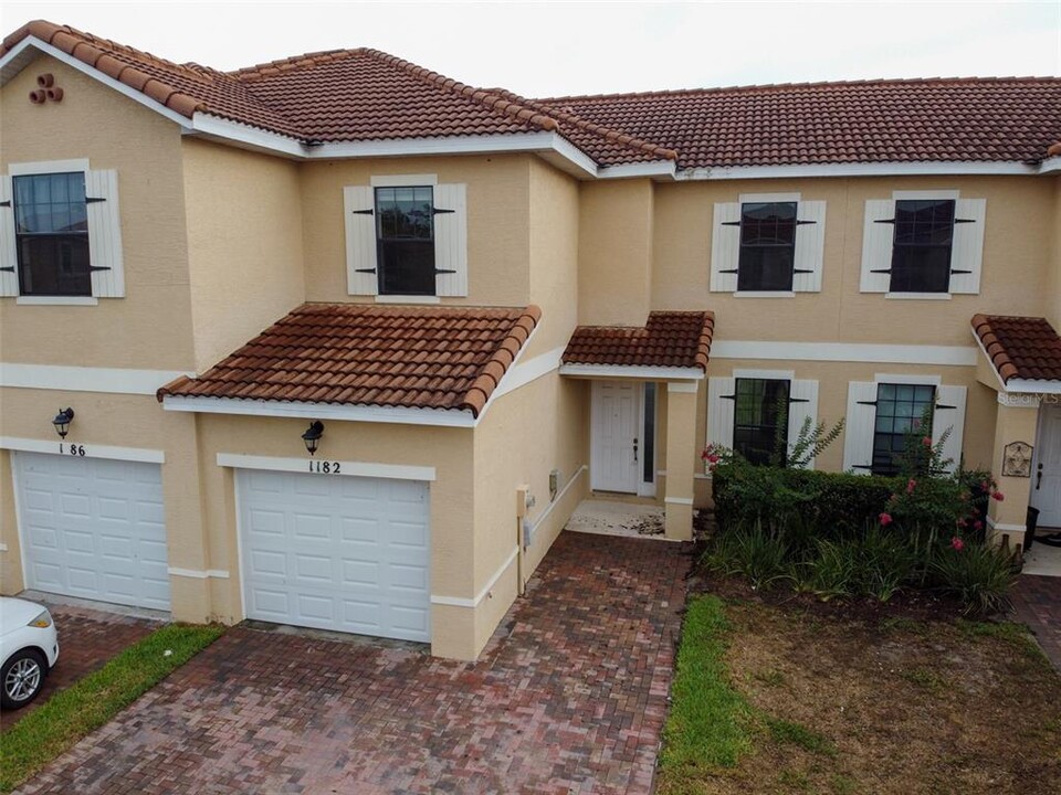 1182 Chervil Dr in Poinciana, FL - Building Photo