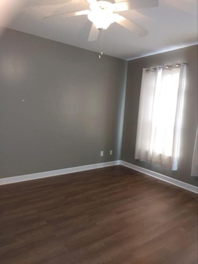 406 Conley Dr in Hinesville, GA - Building Photo - Building Photo