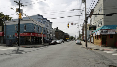 1012 Summit Ave in Jersey City, NJ - Building Photo - Building Photo