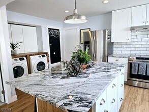 1 Ashley Ct in Bedminster, NJ - Building Photo - Building Photo