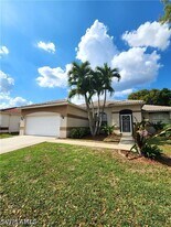 11082 Lakeland Cir in Ft. Myers, FL - Building Photo