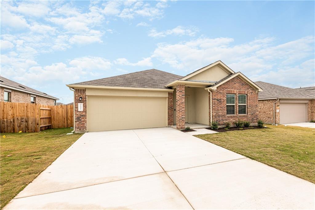 11901 Roscommon Trl in Austin, TX - Building Photo