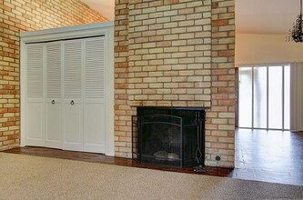 3608 E 48th Pl in Tulsa, OK - Foto de edificio - Building Photo