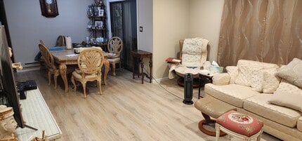 205 Covered Bridge Blvd, Unit B in Manalapan, NJ - Building Photo - Building Photo