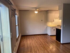 912 9th Ave S in Hopkins, MN - Building Photo - Building Photo