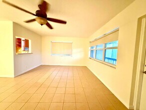 22 Andover A, Unit 22 in West Palm Beach, FL - Building Photo - Building Photo