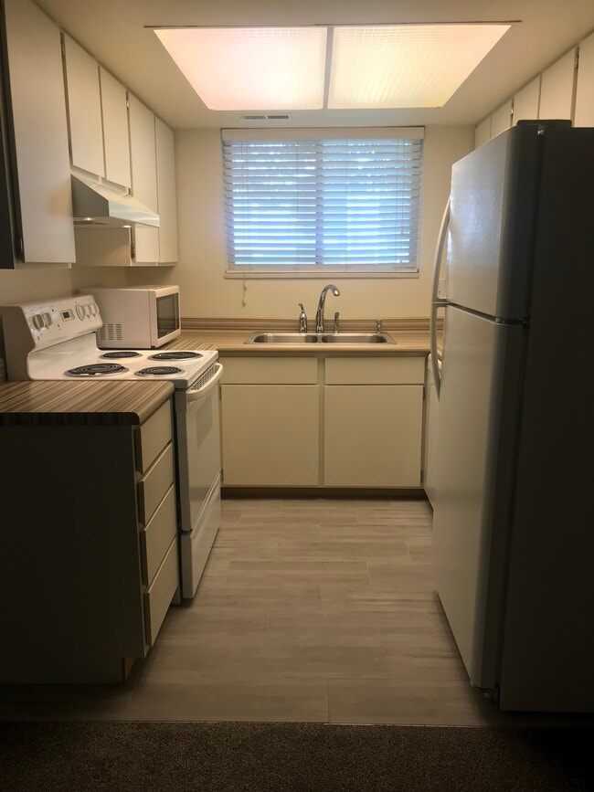 4633 S Quail Vista Ln, Unit Unit A in Millcreek, UT - Building Photo - Building Photo