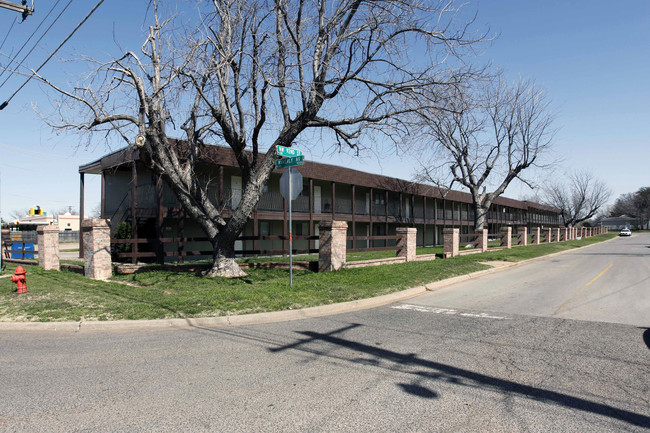 English Village North Apartments