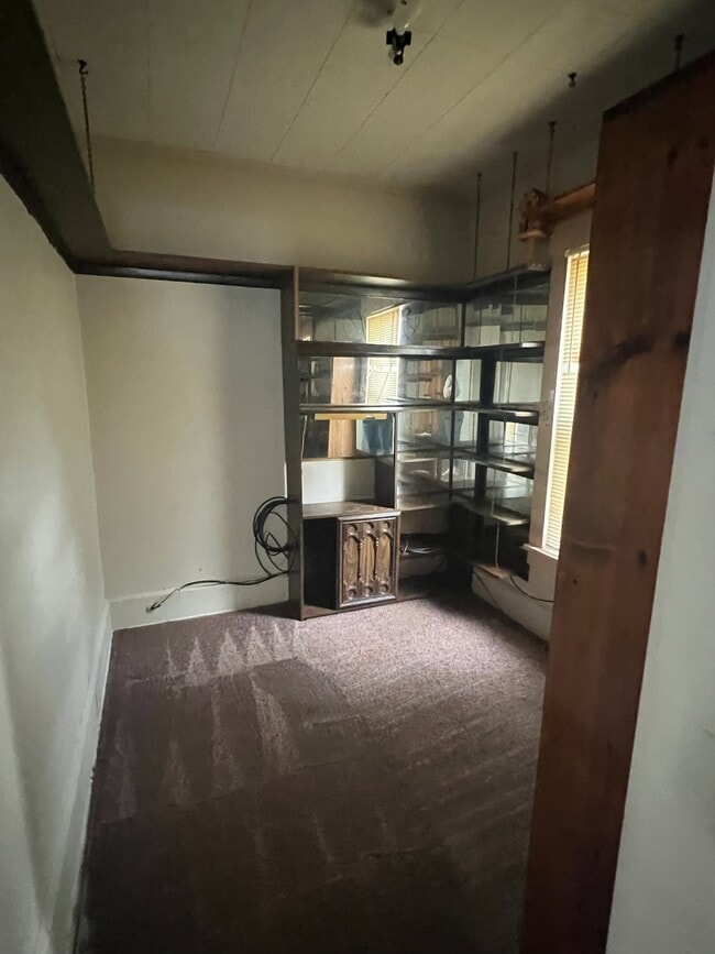 property at 916 Dartmouth Ave SW