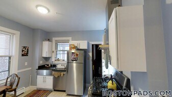 200 Harvard St, Unit 2 in Cambridge, MA - Building Photo