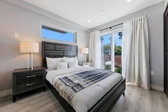 The A in Sylmar, CA - Foto de edificio - Interior Photo