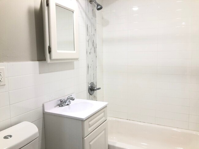 2520 John F Kennedy Blvd in Jersey City, NJ - Building Photo - Building Photo