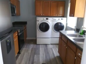 713 Vernon Dr in Jacksonville, NC - Building Photo - Building Photo