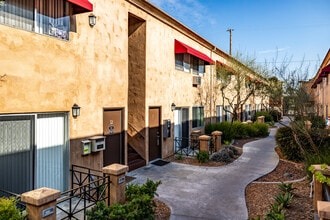 229 Woodruff Apartments in Bellflower, CA - Building Photo - Building Photo
