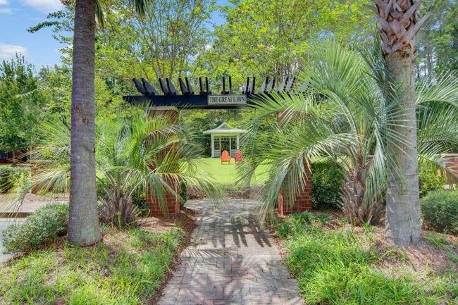 2021 Basildon Rd, Unit 2021 in Mount Pleasant, SC - Building Photo - Building Photo