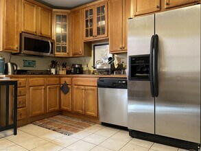 380 Riverway-Unit -Apt 3 in Boston, MA - Foto de edificio - Building Photo