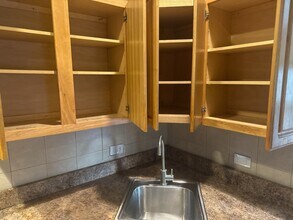 7840 S Marquette Ave in Chicago, IL - Building Photo - Building Photo