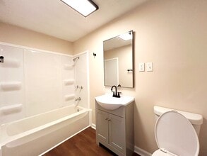 107 S Buchanan St, Unit B in Marion, IL - Building Photo - Building Photo