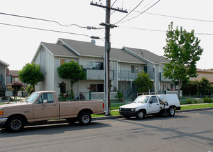 855-865 N Olive St in Orange, CA - Building Photo - Building Photo