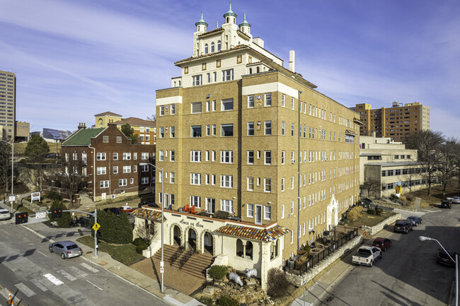 Ponce de Leon in Kansas City, MO - Building Photo - Building Photo