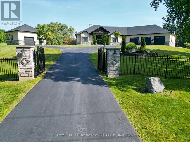 6752 Concession 2 in Cambridge, ON - Building Photo - Building Photo