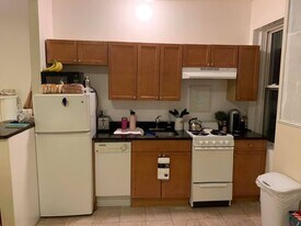 1100 Commonwealth Ave, Unit 15 in Boston, MA - Building Photo