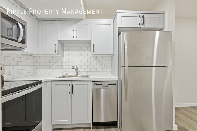 23 Heirloom Blvd SE in Calgary, AB - Building Photo - Building Photo