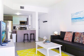 481 NE 29th St in Miami, FL - Building Photo - Building Photo