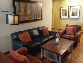 2425 N Clybourn Ave in Chicago, IL - Building Photo - Building Photo