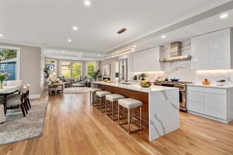 96 Verndale St in Brookline, MA - Building Photo - Building Photo