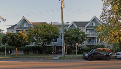 Whiting Court in Vancouver, BC - Building Photo - Building Photo
