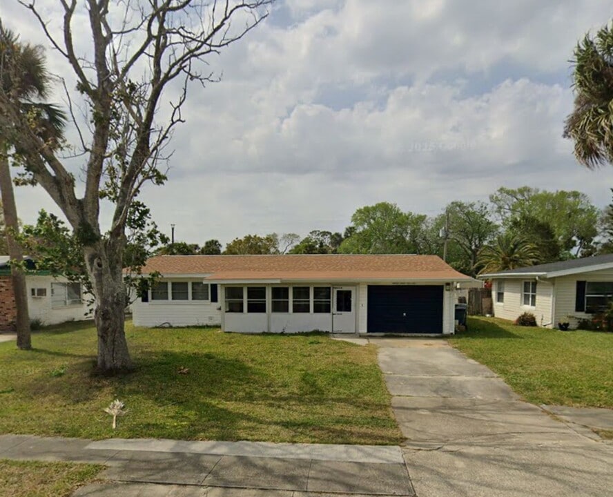 2356 Florida Blvd in South Daytona, FL - Building Photo