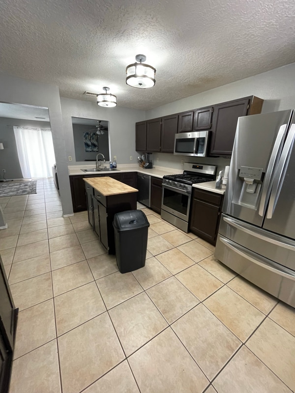 3908 Suntrail Rd NW in Albuquerque, NM - Building Photo - Building Photo