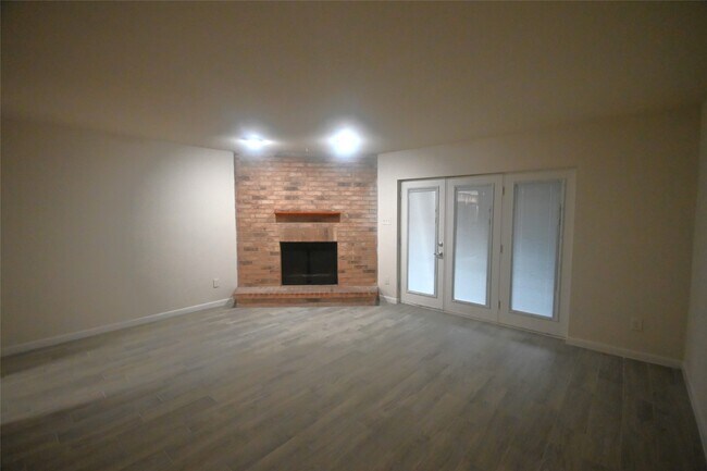 9419 Fondren Rd in Houston, TX - Building Photo - Building Photo