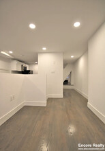 27 Phillips St, Unit 1 in Boston, MA - Building Photo - Building Photo